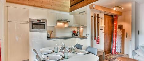 Fridge, microwave, dishwasher