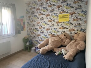 3 chambres, fer et planche à repasser, Wi-Fi gratuit, draps fournis