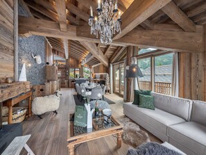 Fernseher, Kamin