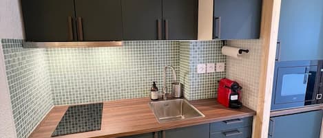 冰箱、洗碗机、茶具/咖啡用具、烤面包机