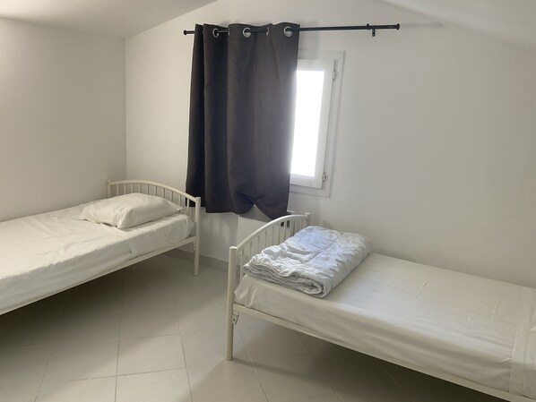 4 chambres, fer et planche à repasser, Wi-Fi gratuit