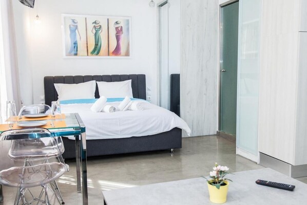 1 bedroom, iron/ironing board, free WiFi - Beautiful Apt. close to Monastiraki (Athens)