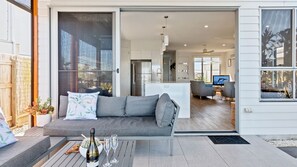 Smart TV, Netflix, streaming services