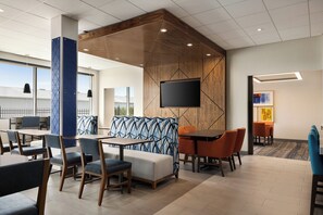 Déjeuner continental gratuit tous les jours