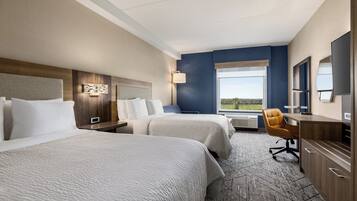 Suite, Multiple Beds | Desk, soundproofing, free WiFi