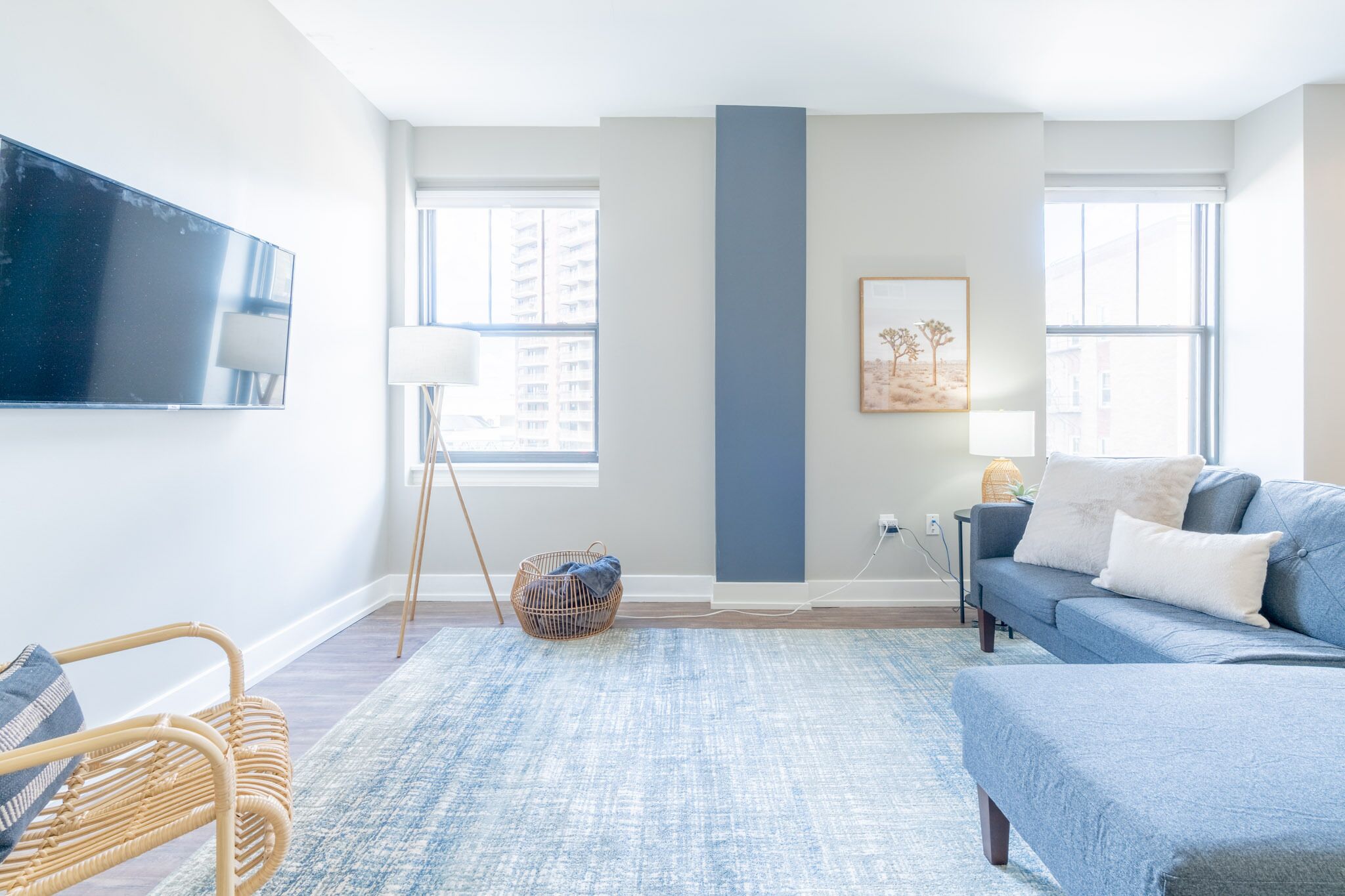 Jude - Downtown 1BD/1BA with Huge Windows & Garage Parking!