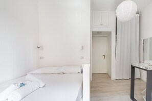 Bügeleisen/Bügelbrett, WLAN, Bettwäsche