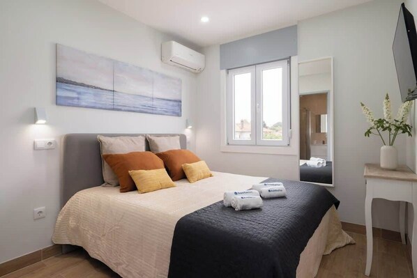 5 bedrooms, iron/ironing board, travel cot, WiFi