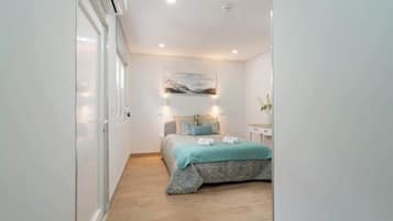 5 dormitorios, tabla de planchar con plancha, cuna de viaje y wifi