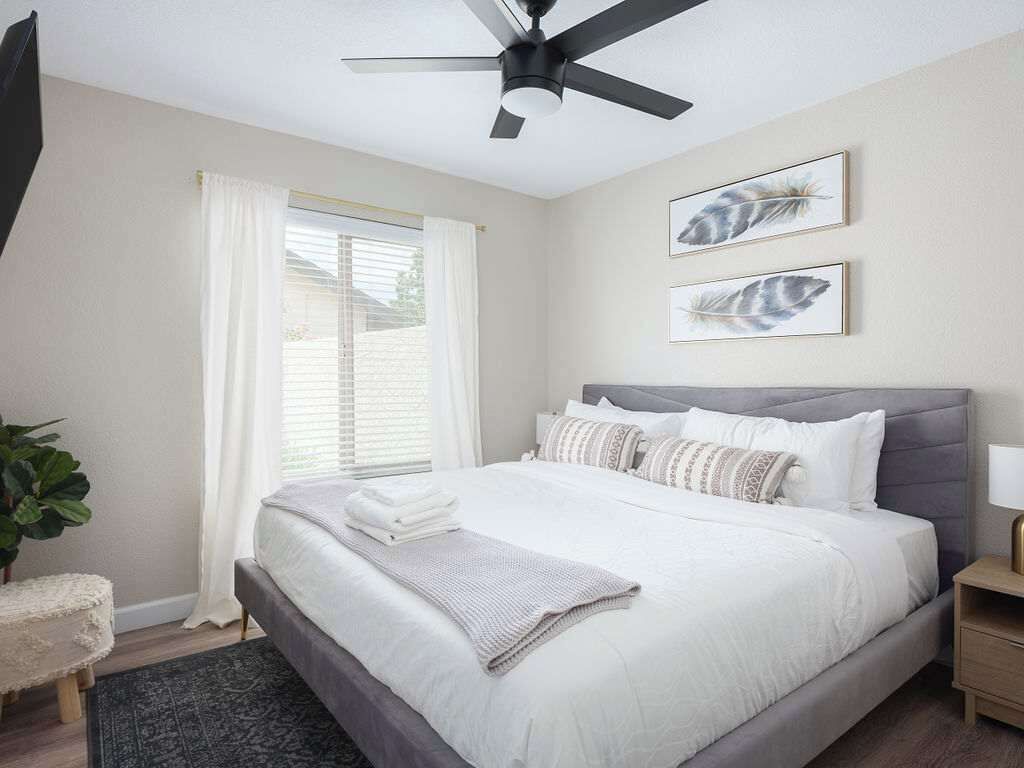 4 bedrooms, desk, iron/ironing board, travel cot
