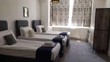 ์ปดํฌํธ ์ฟผ๋๋ฃธ | 1 ๊ฐ์ ์นจ์ค, ์ฑ
์, ๋
ธํธ๋ถ ์์
๊ณต๊ฐ, ๋ค๋ฆฌ๋ฏธ/๋ค๋ฆฌ๋ฏธํ