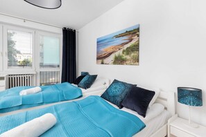 2 soverom, skrivebord, strykejern/-brett og wi-fi