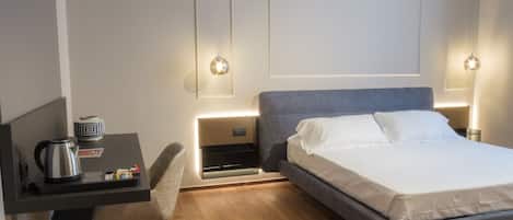 1 chambre, minibar, coffres-forts dans les chambres, bureau