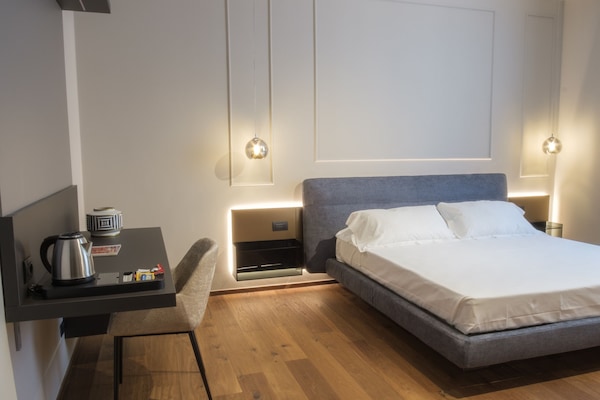 Superior Double Room | Minibar, in-room safe, desk, soundproofing