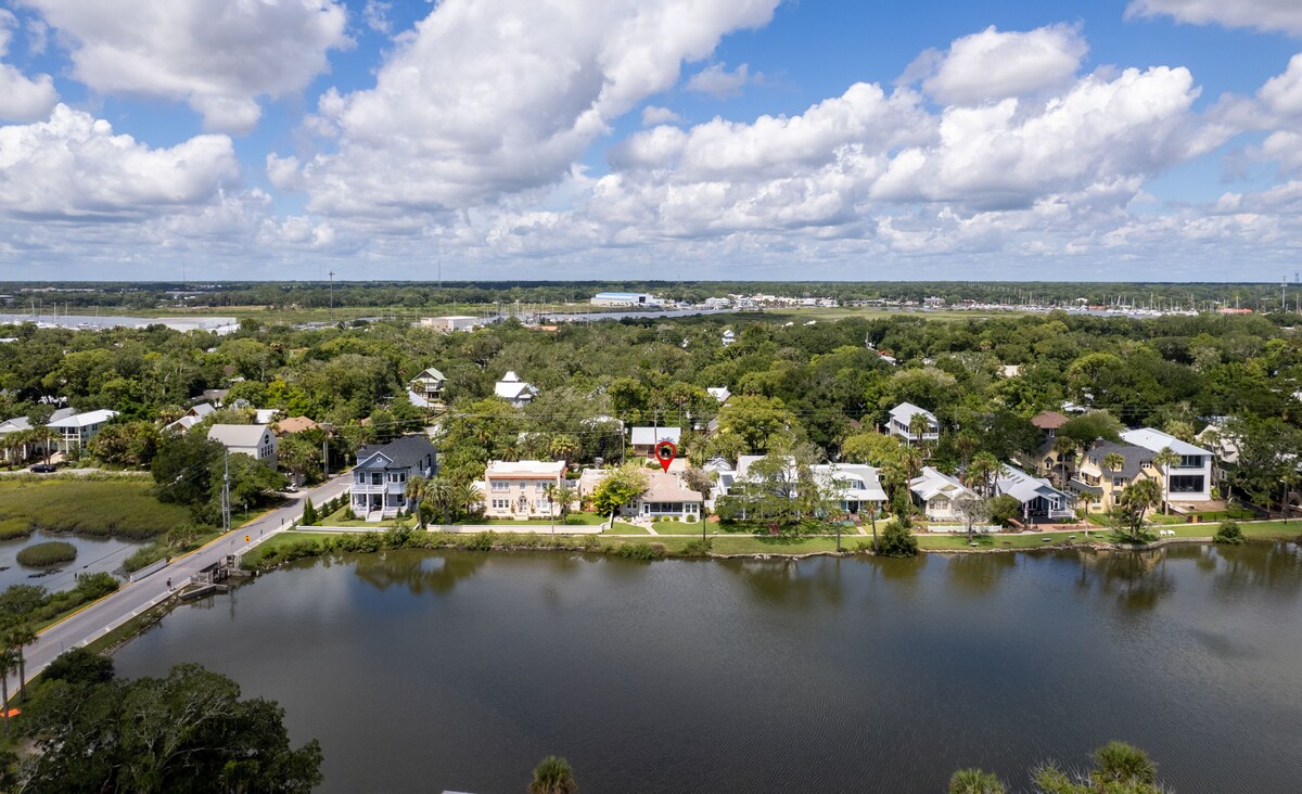 Photo 61 of Exclusive Discount! Paradise In Morning Glory Waterfront Home: Pet Friendly
