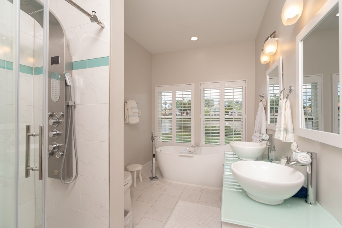 Photo 15 of Exclusive Discount! Paradise In Morning Glory Waterfront Home: Pet Friendly