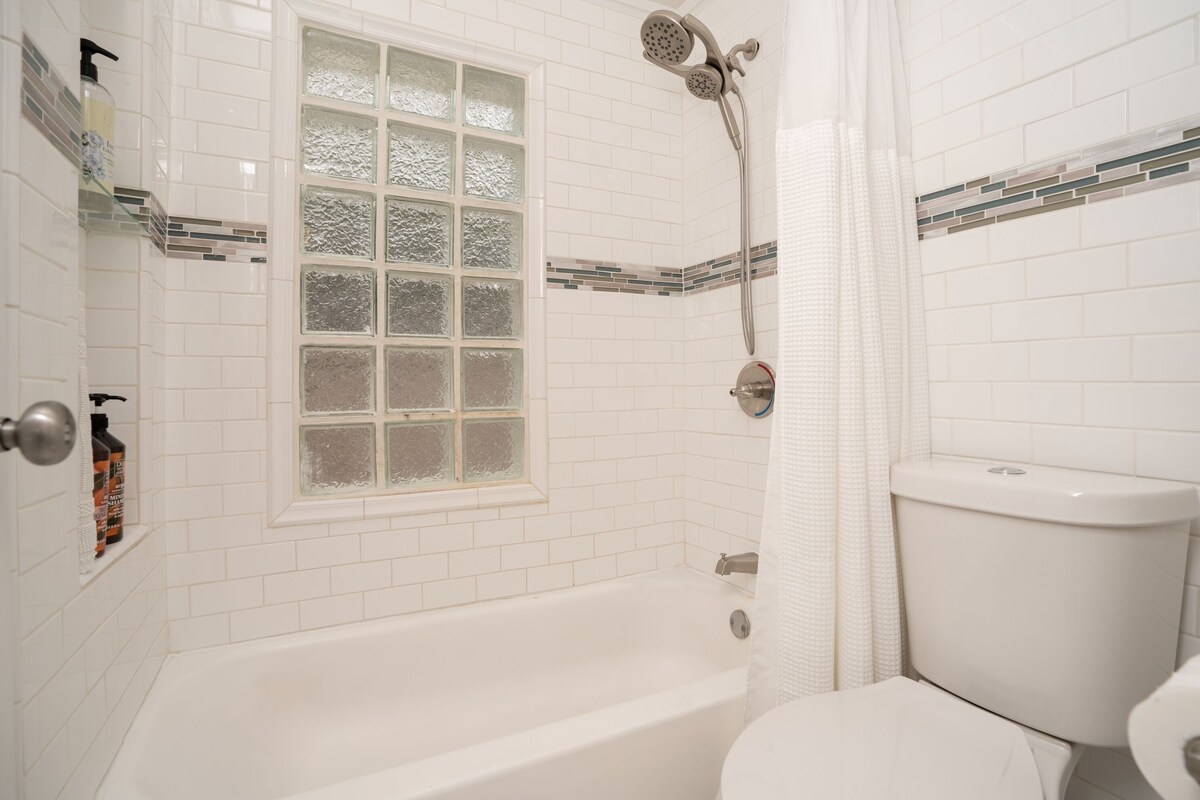 Photo 36 of Exclusive Discount! Paradise In Morning Glory Waterfront Home: Pet Friendly