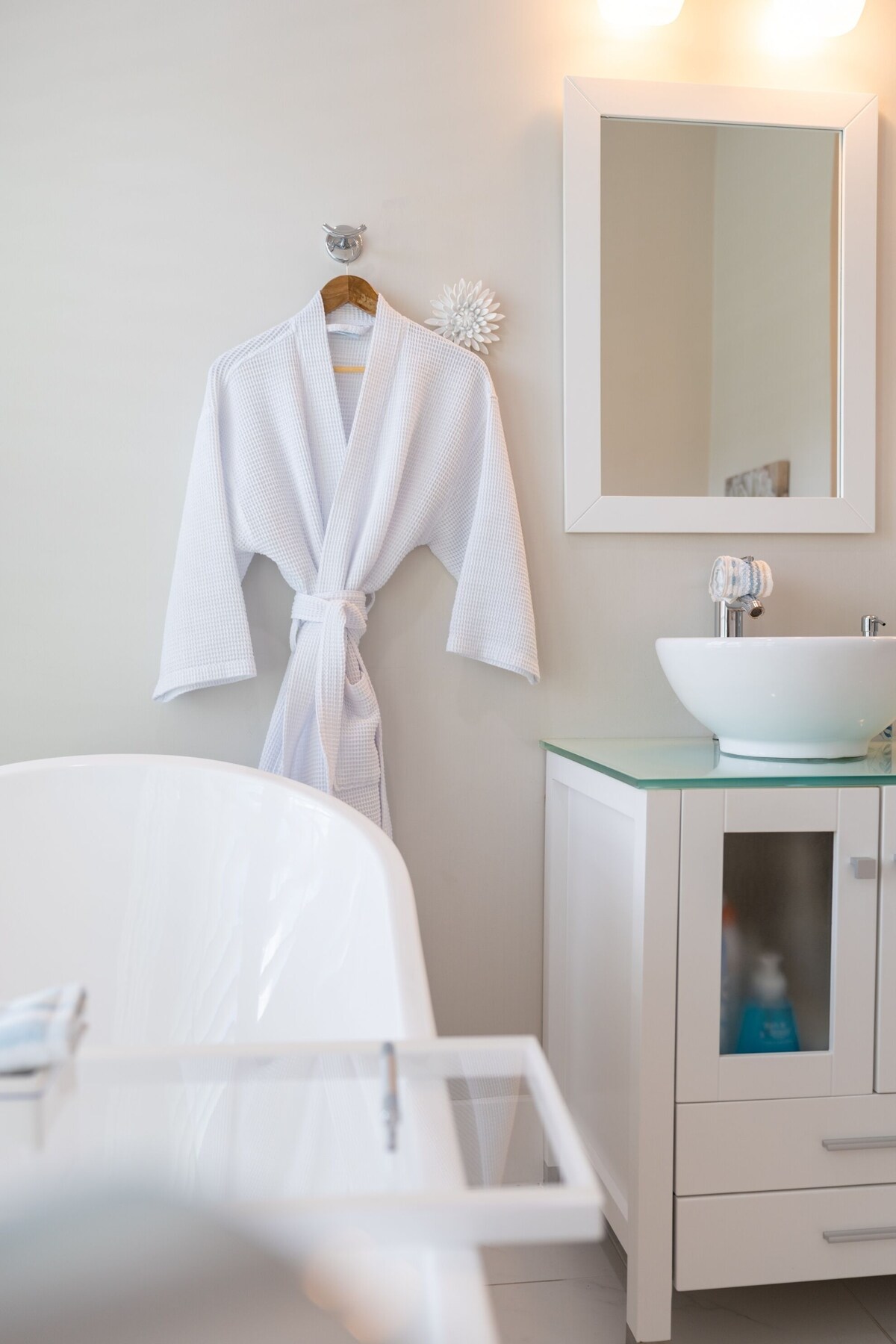 Photo 16 of Exclusive Discount! Paradise In Morning Glory Waterfront Home: Pet Friendly