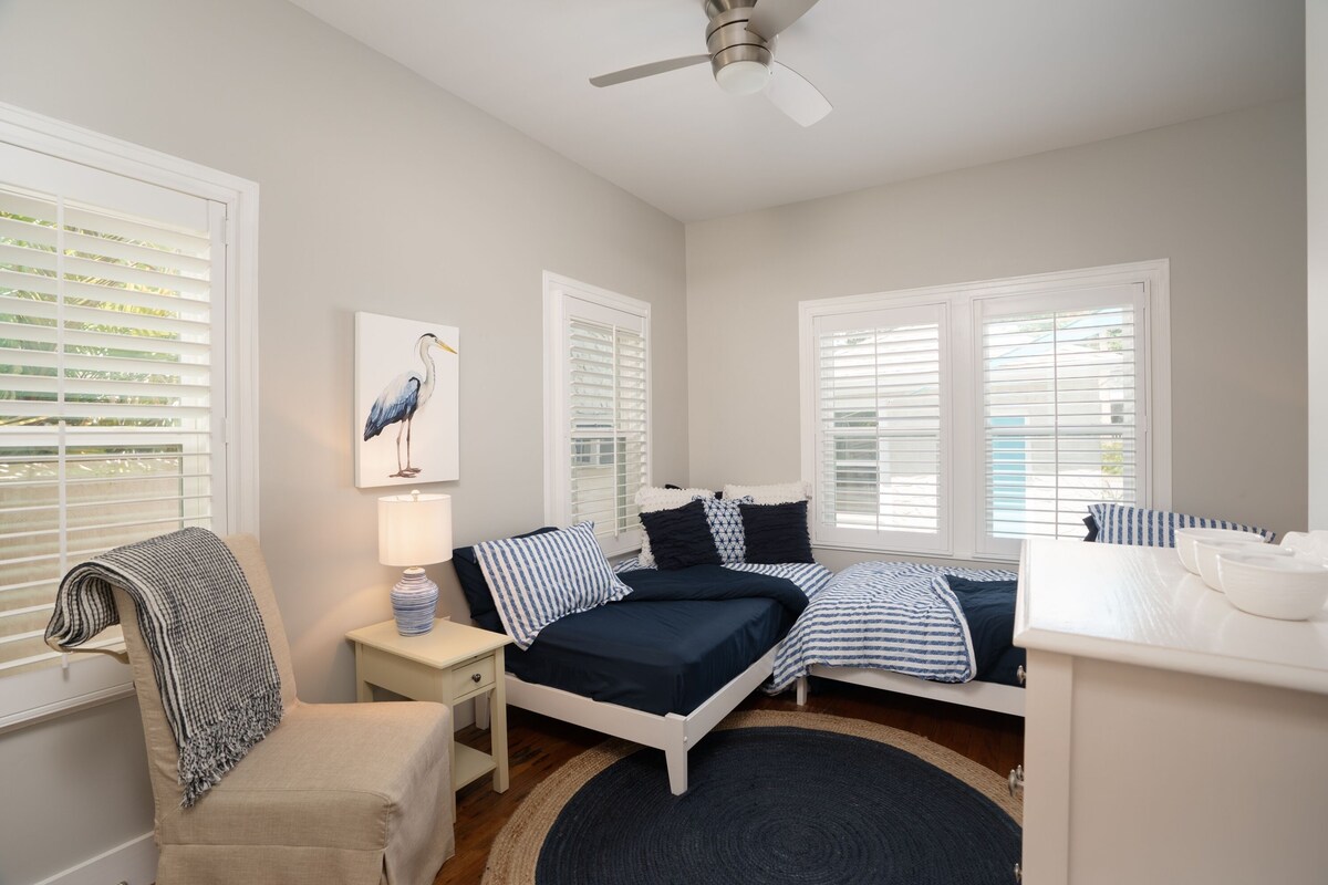 Photo 44 of Exclusive Discount! Paradise In Morning Glory Waterfront Home: Pet Friendly