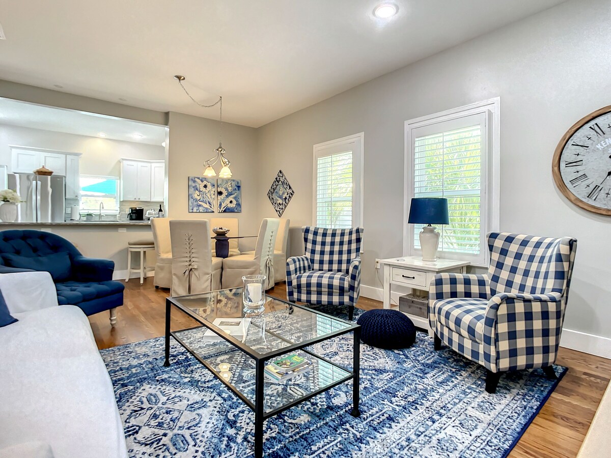 Photo 7 of Exclusive Discount! Paradise In Morning Glory Waterfront Home: Pet Friendly