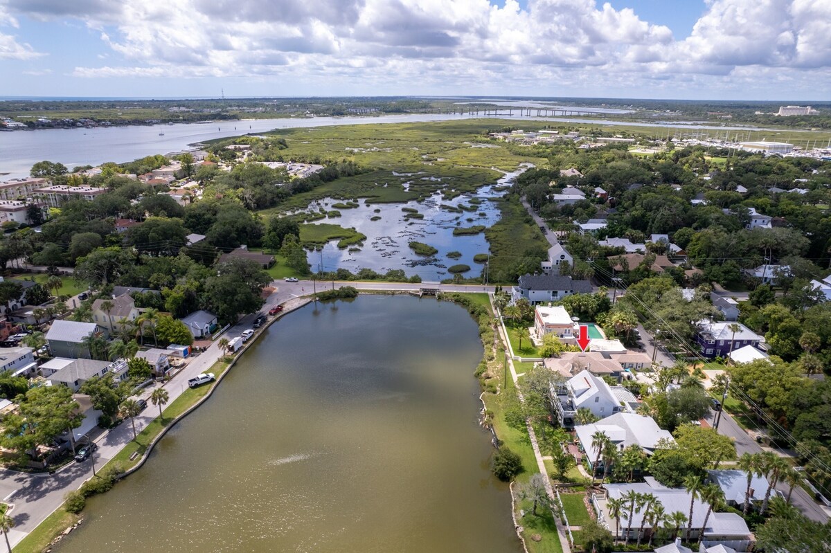 Photo 28 of Exclusive Discount! Paradise In Morning Glory Waterfront Home: Pet Friendly