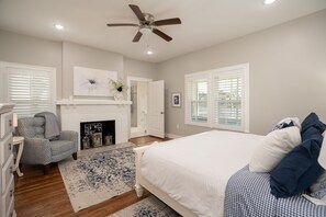 3 室のベッドルーム、デスク、アイロン / アイロン台、WiFi (無料)