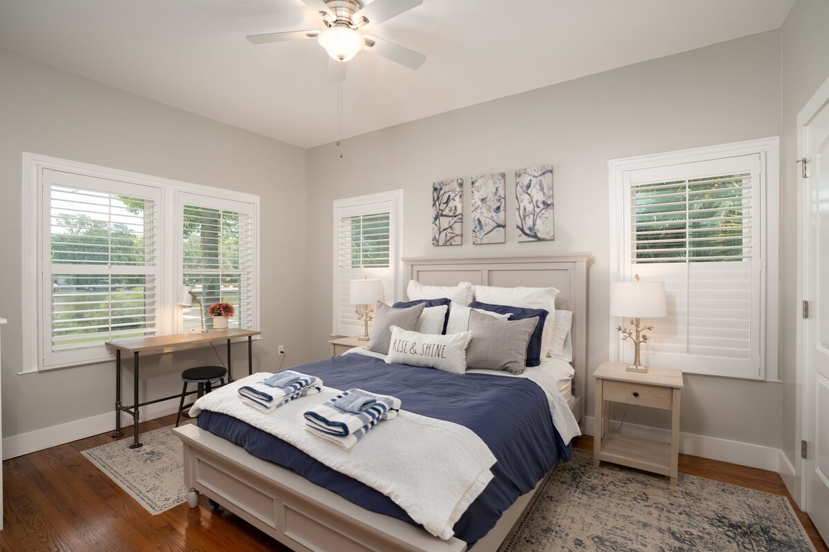 Photo 5 of Exclusive Discount! Paradise In Morning Glory Waterfront Home: Pet Friendly