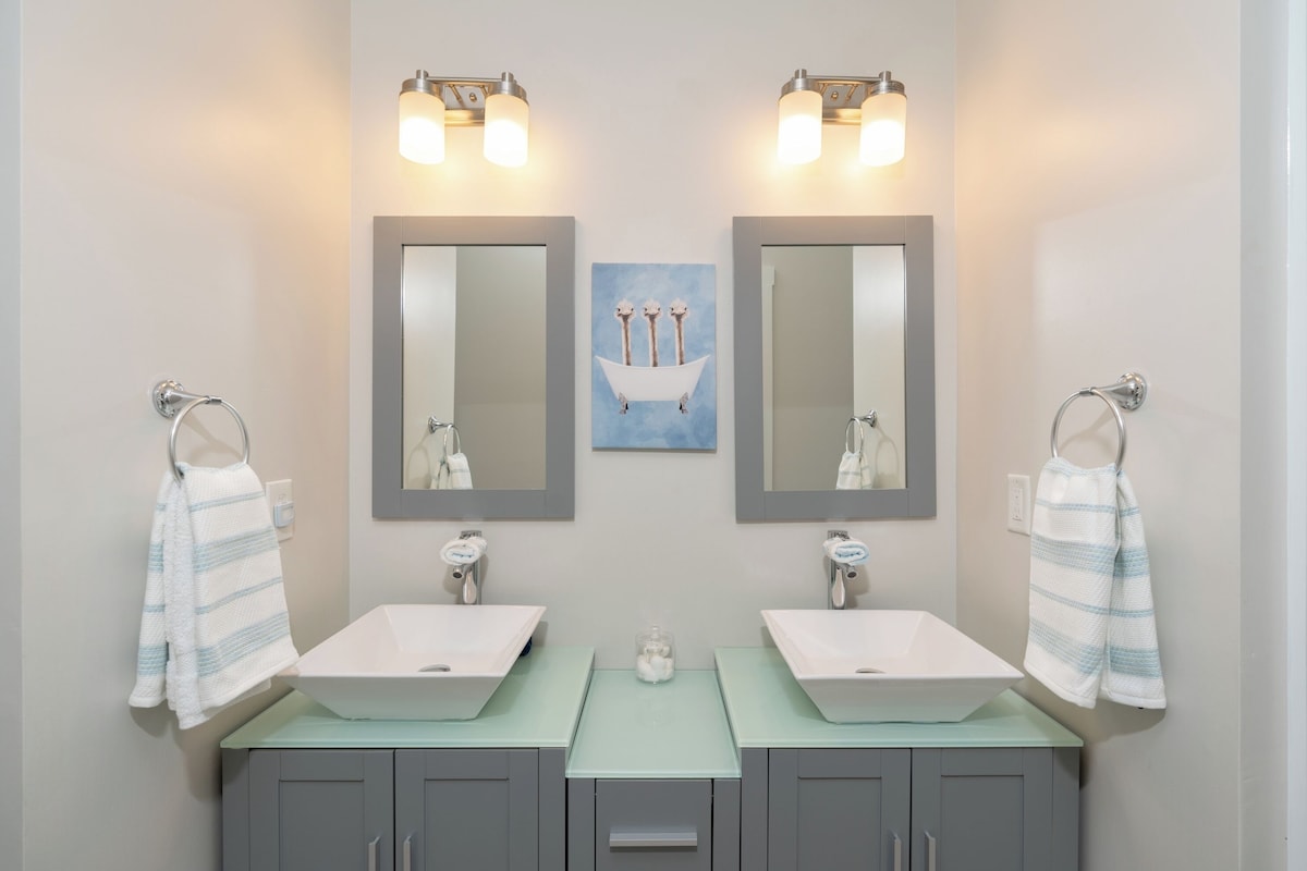 Photo 35 of Exclusive Discount! Paradise In Morning Glory Waterfront Home: Pet Friendly