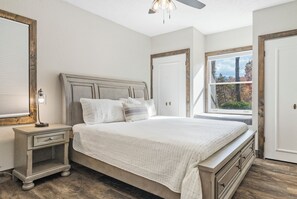 6 bedrooms, iron/ironing board, free WiFi, bed sheets - Smoky Vista Retreat MOUNTAIN VIEWS, Hot Tub, $560 FREE tickets each paid day! (Sevierville)