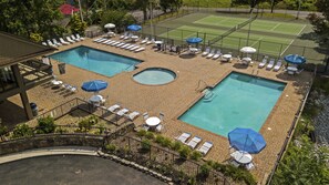 Pool - Appalachian Lookout-10 minutes to Pigeon Forge, 5 to Gatlinburg! Hot tub&Games! (Gatlinburg)