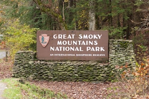 Property grounds - Old Glory - WIFI, Hot Tub, Game Room, Free Attraction Tickets!!! (Sevierville)