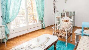 Apartment | Living area | TV