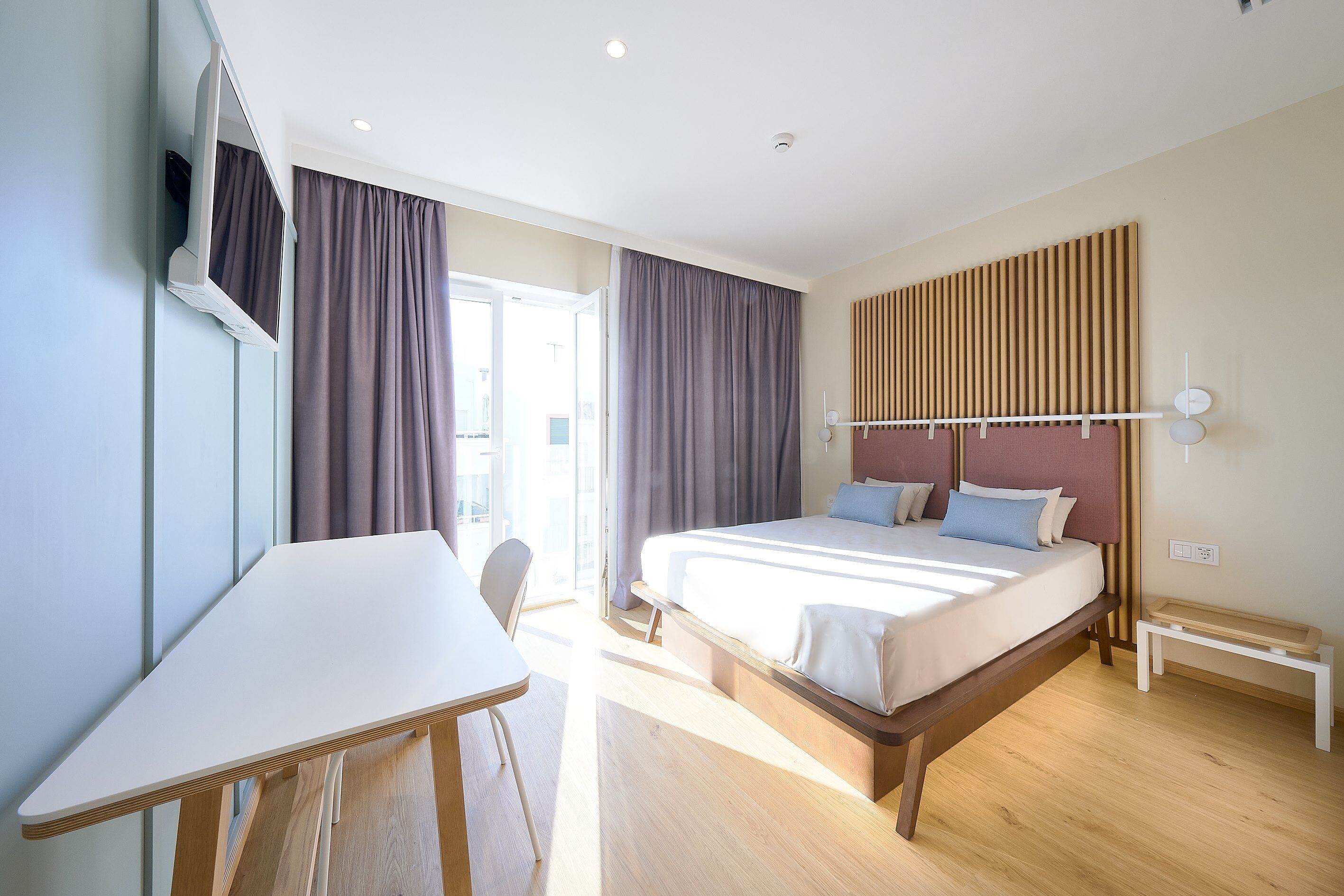 Standaard tweepersoonskamer | Verduisterende gordijnen, geluiddichte muren, gratis wifi, beddengoed