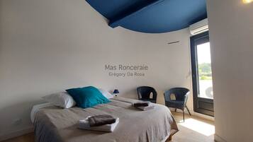 6 Schlafzimmer, Reisekinderbett, kostenloses WLAN, Bettwäsche