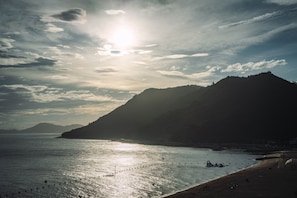 Vista para praia/oceano
