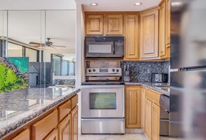 Coffee/tea maker, fridge, microwave, oven