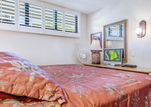 1 bedroom, iron/ironing board, WiFi (free), bed sheets
