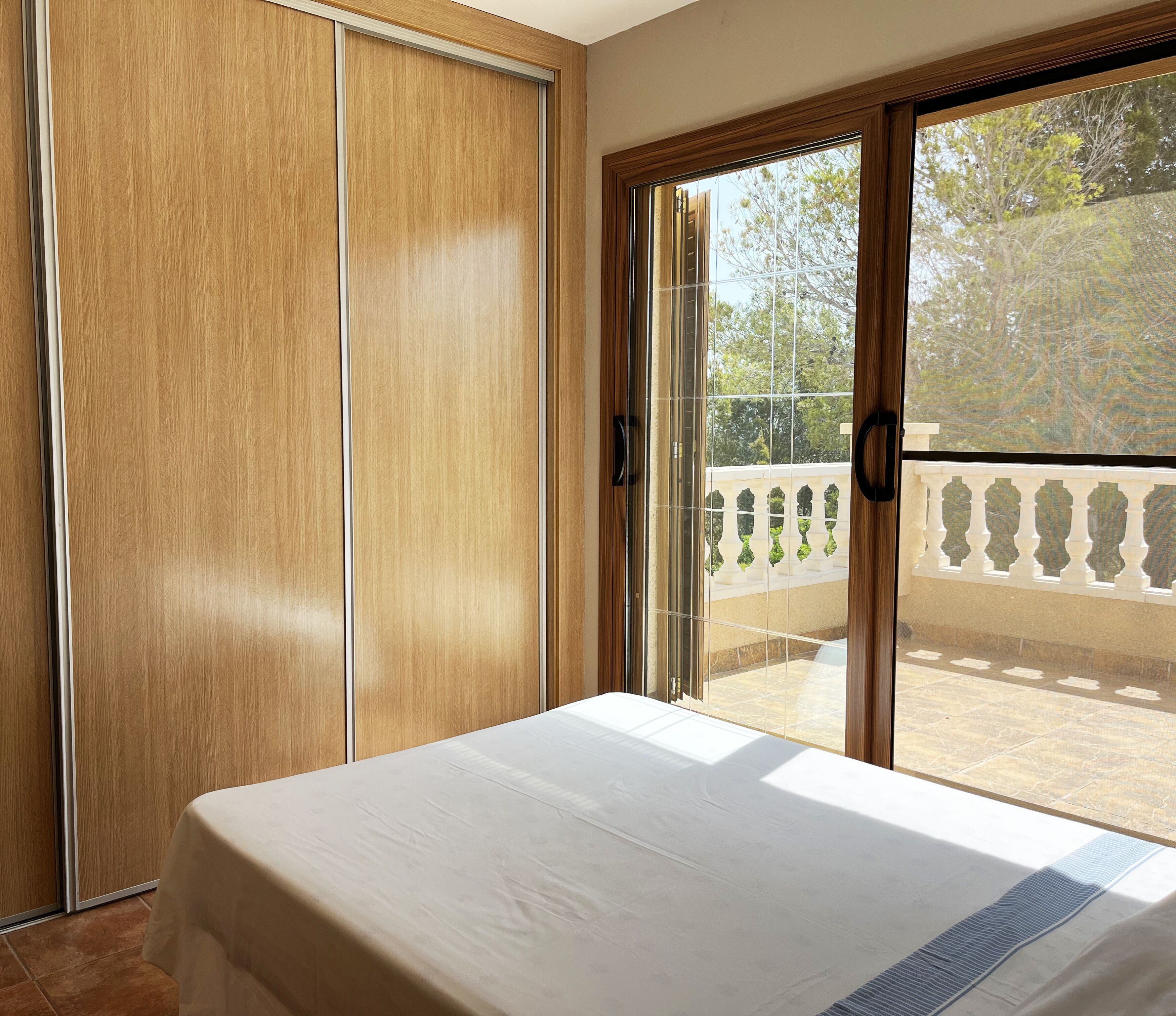 5 chambres, fer et planche à repasser, Wi-Fi, draps fournis