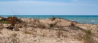 Seaside Apartment with Pool and Wi-Fi – Pets Allowed