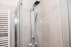 Apartment | Bathroom | Hair dryer, shampoo - Gorgeous Apartment in Athens GTD8280-02 (Athens)