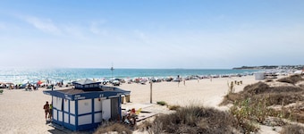 Pet-Friendly Holiday Home 'Casa Dago' close to the Beach with Pool & Wi-Fi