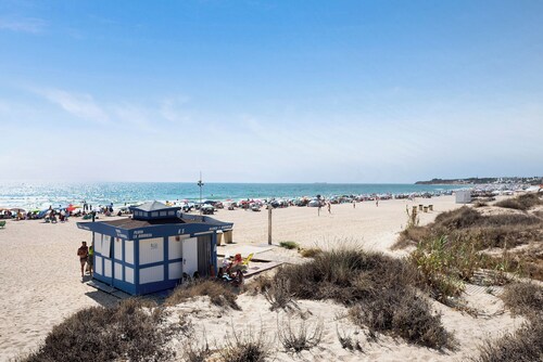 Pet-Friendly Holiday Home 'Casa Dago' close to the Beach with Pool & Wi-Fi