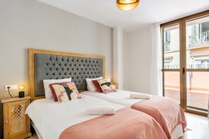 3 bedrooms, iron/ironing board, free WiFi, bed sheets - Holiday Apartment "Terraza Larios" with Wi-Fi, Terrace & Balcony (Malaga)