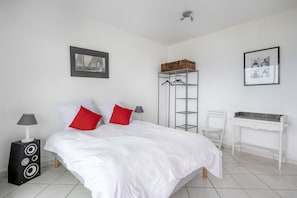 1 chambre, fer et planche à repasser, Wi-Fi gratuit