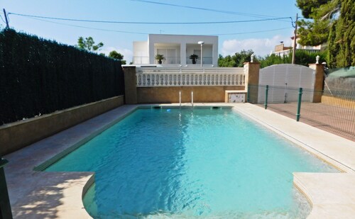 Agradable Casa con Piscina en Les Tres Cales