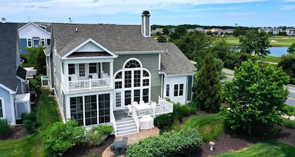 Beautiful Luxurious 4BD, 3.5 BA Home that sleeps 13 in the Bayside Golf & Resort Community! Amazing Pools, Fitness Centers, Tennis Courts, Walking trails, Freeman Stage with Music Performances!