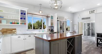 Canyon Lake Lighthouse | Unique Getaway with Private Pool and Hill Country Views