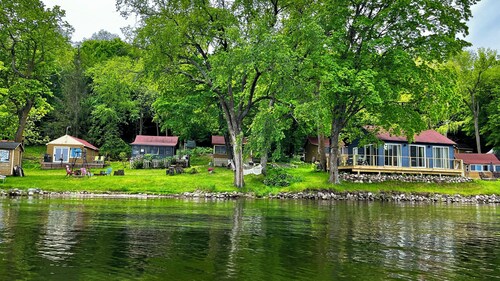 Private Lake Cabin Near Twin Cities  w/ Dock & Kayaks
Vintage Retreat - Cabin 5