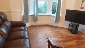 Unclassified image, 5 of 10, button - Stunning 2-bed Apartment in Weston-super-mare (Weston-super-Mare)