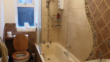Apartment | Bathroom | Shower, towels
